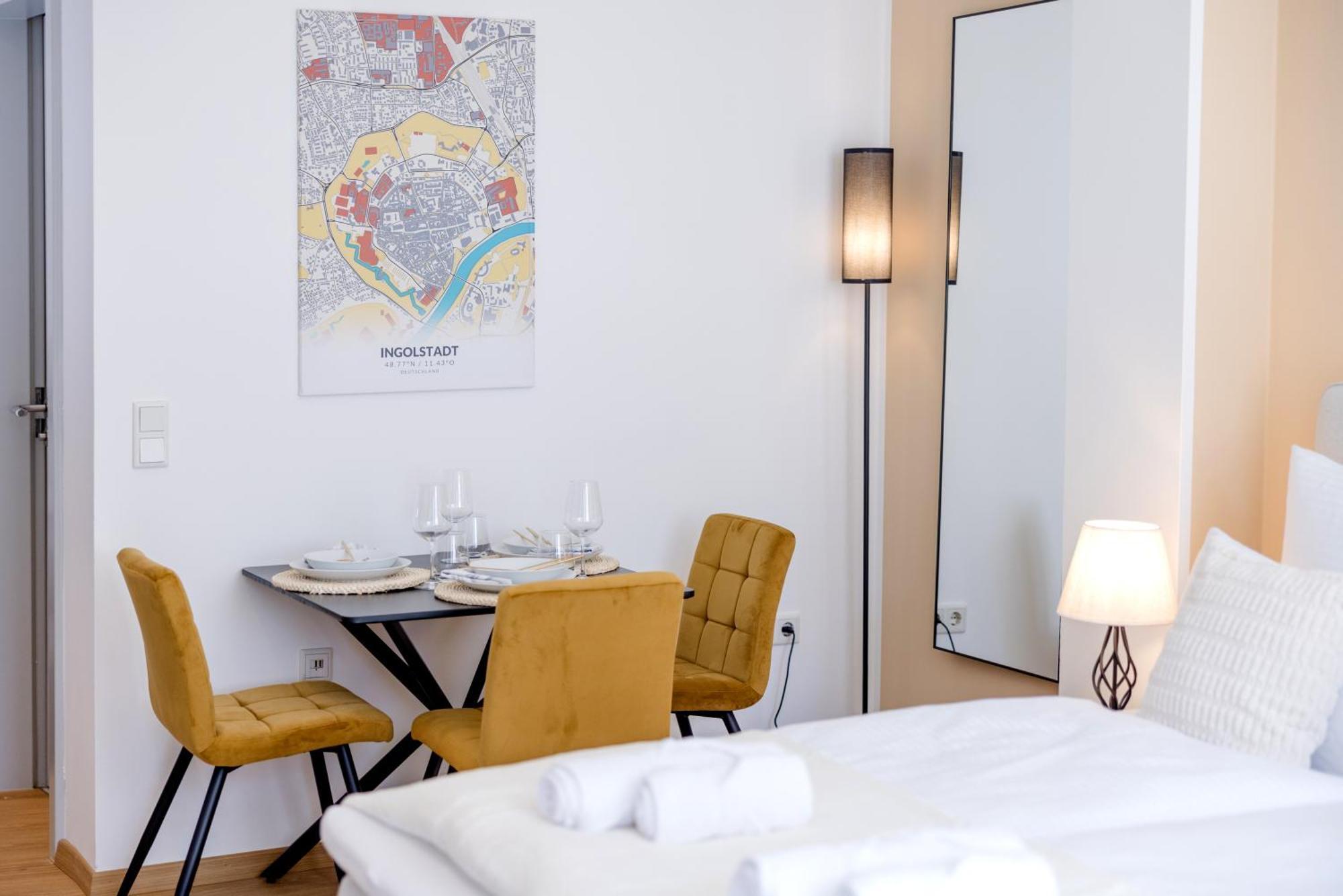 Lumen Homes - Altstadt-Studio Direkt Im Zentrum, Kueche, Netflix, Oeffentlicher Parkplatz Ums Eck Инголщат Екстериор снимка