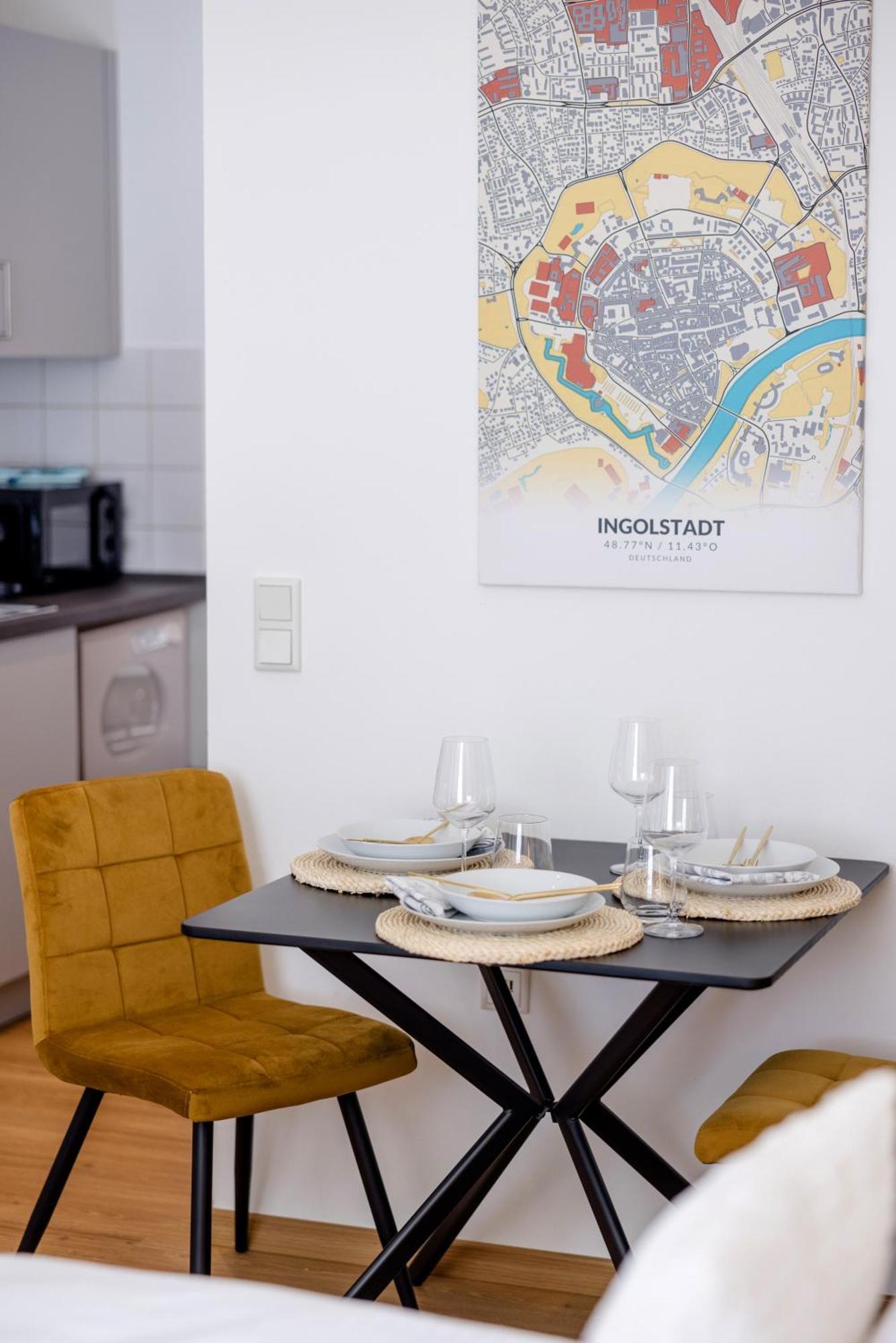 Lumen Homes - Altstadt-Studio Direkt Im Zentrum, Kueche, Netflix, Oeffentlicher Parkplatz Ums Eck Инголщат Екстериор снимка