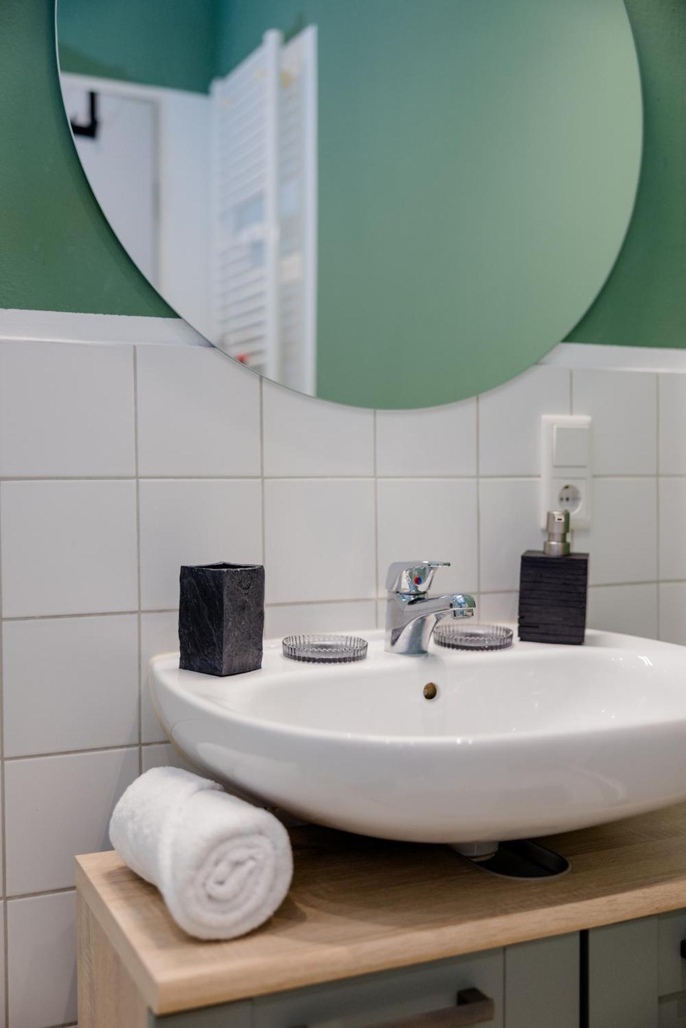 Lumen Homes - Altstadt-Studio Direkt Im Zentrum, Kueche, Netflix, Oeffentlicher Parkplatz Ums Eck Инголщат Екстериор снимка
