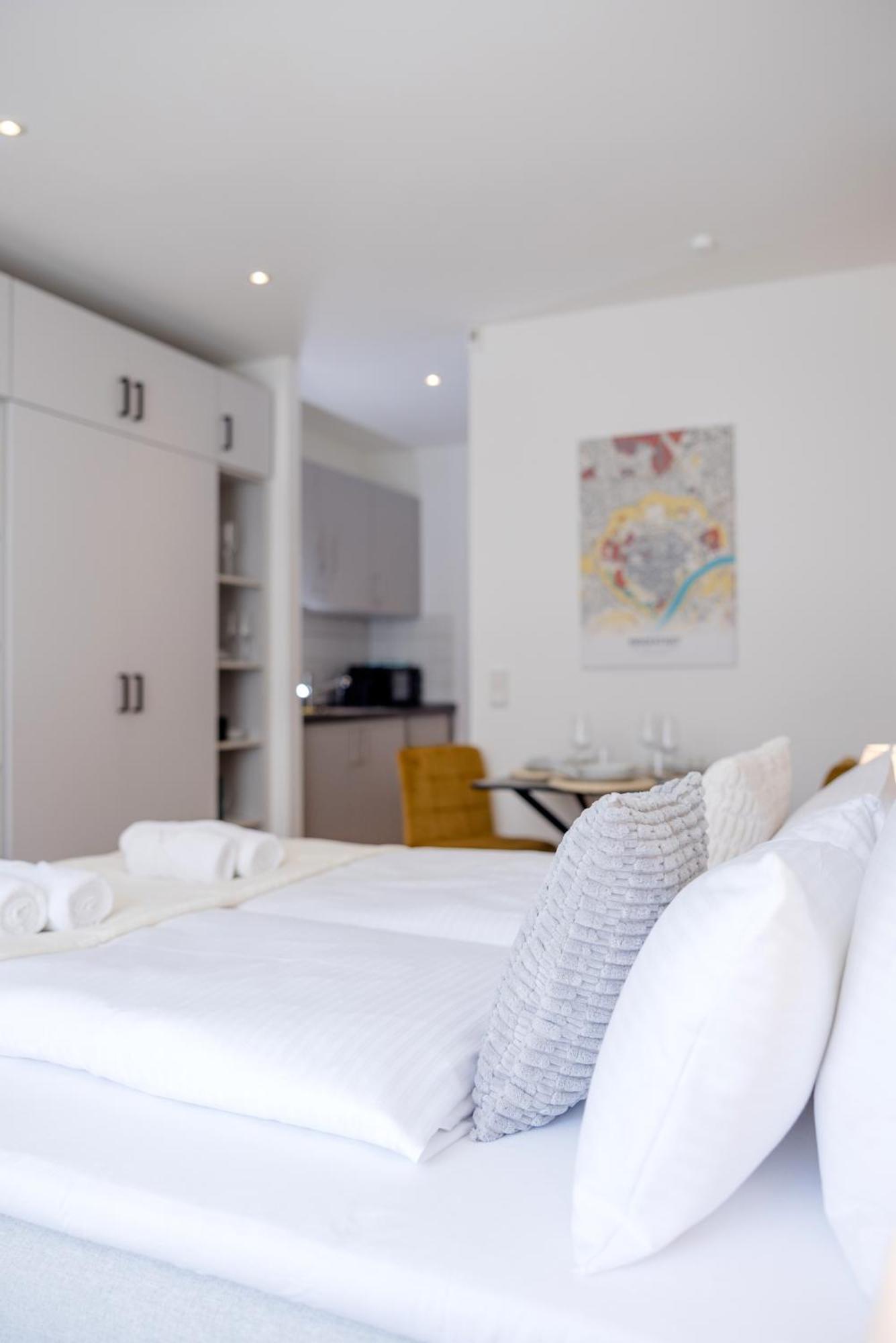 Lumen Homes - Altstadt-Studio Direkt Im Zentrum, Kueche, Netflix, Oeffentlicher Parkplatz Ums Eck Инголщат Екстериор снимка