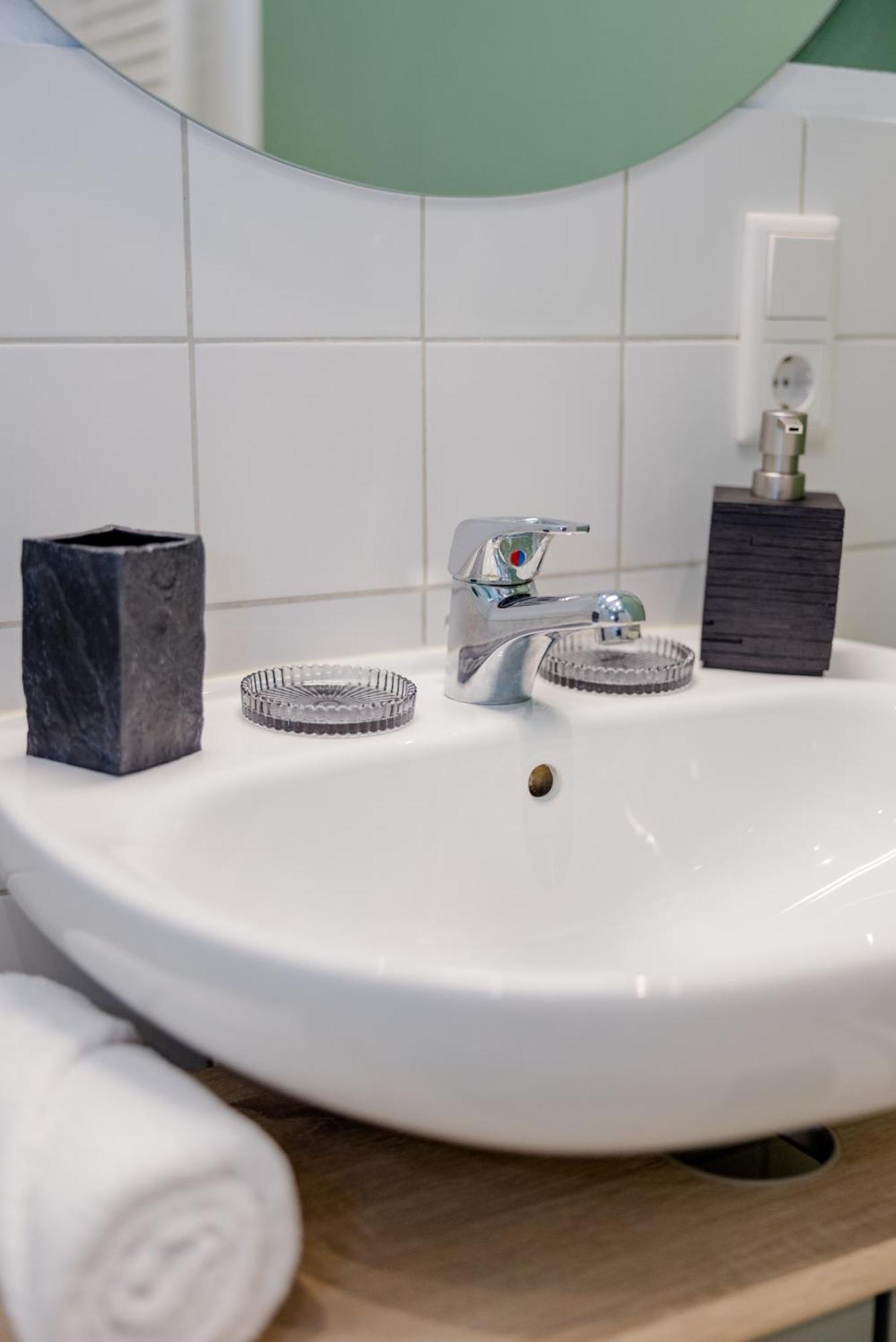 Lumen Homes - Altstadt-Studio Direkt Im Zentrum, Kueche, Netflix, Oeffentlicher Parkplatz Ums Eck Инголщат Екстериор снимка